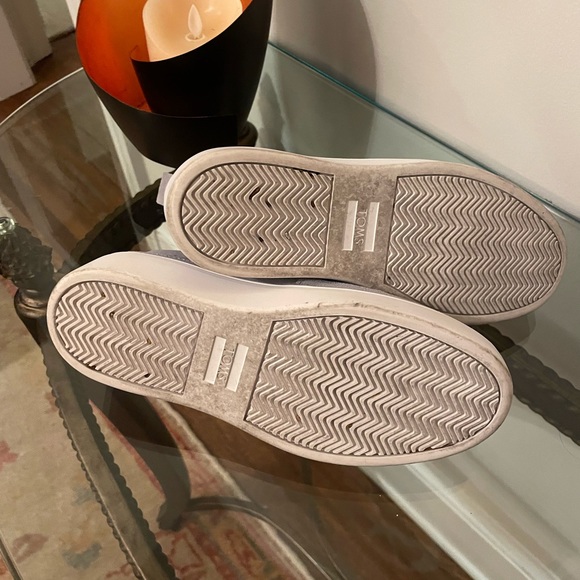These TOMS are in great condition. I have too many shoes! These were worn once! - Picture 3 of 3
